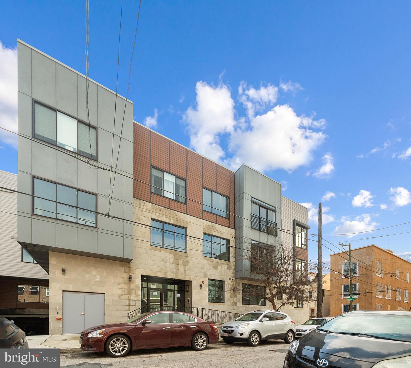 1221-31 E Berks St #302
