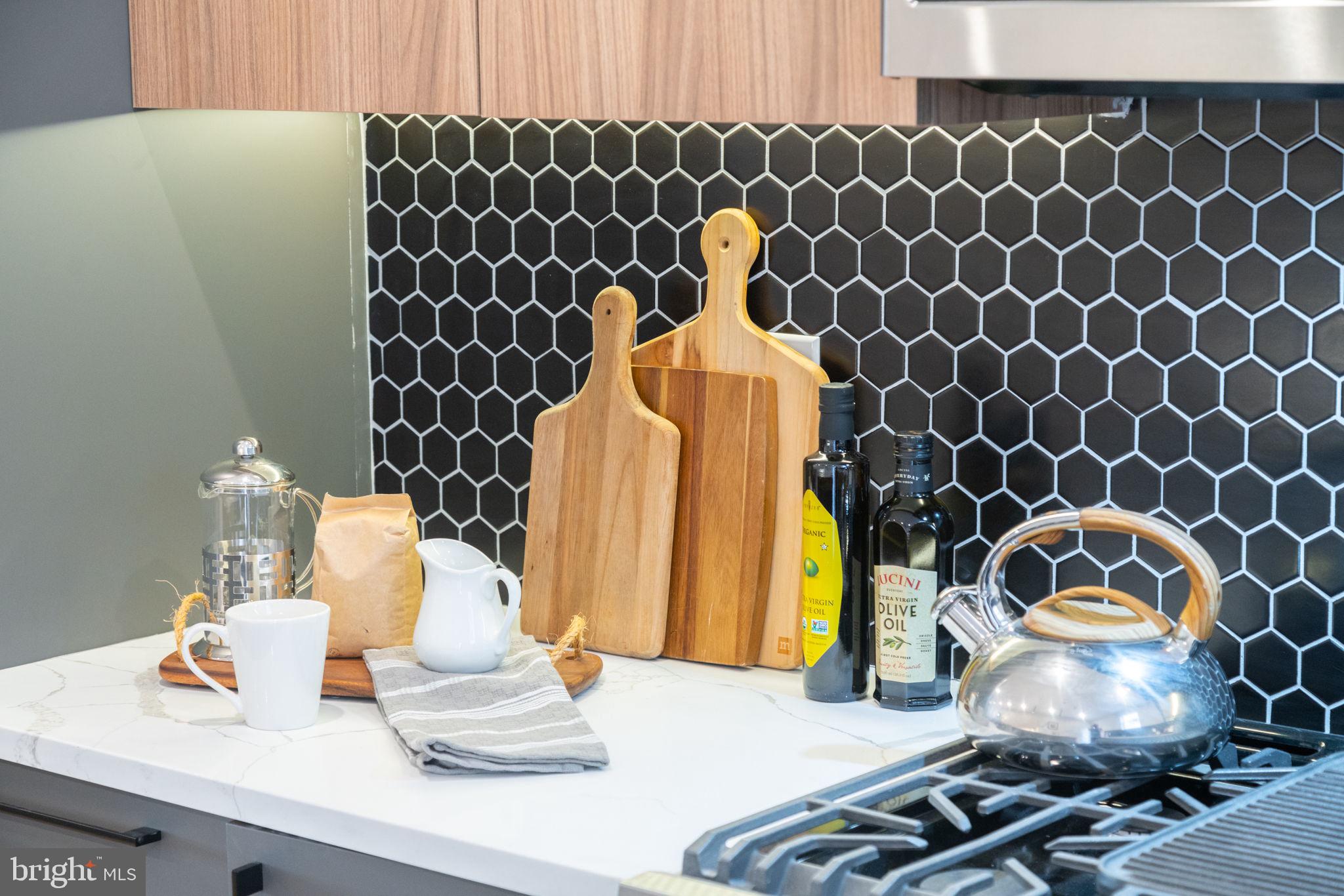 2658 Salmon St
