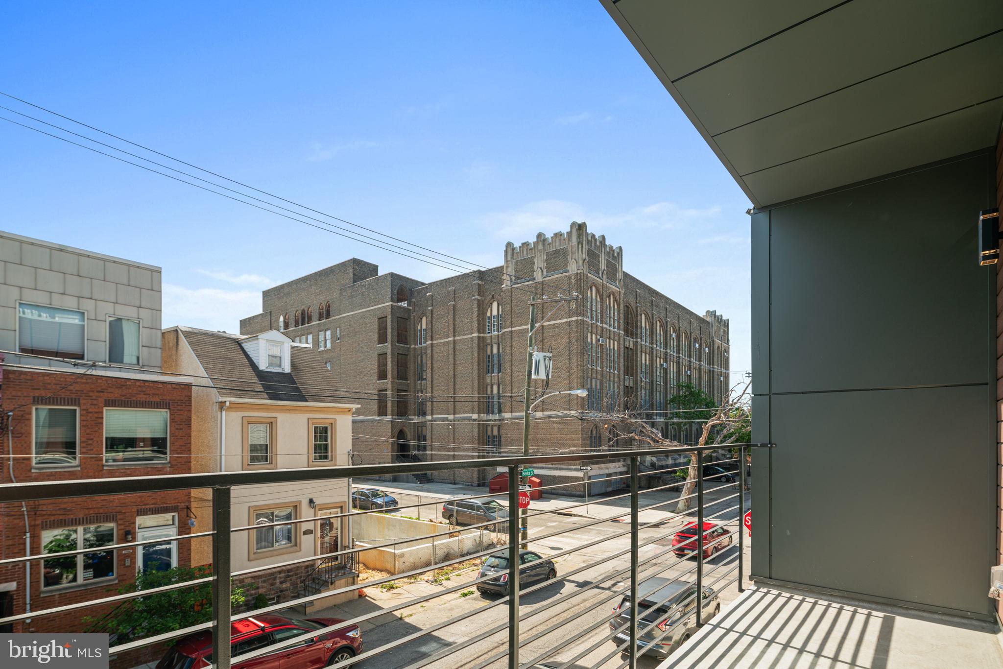 700 Moyer St #206