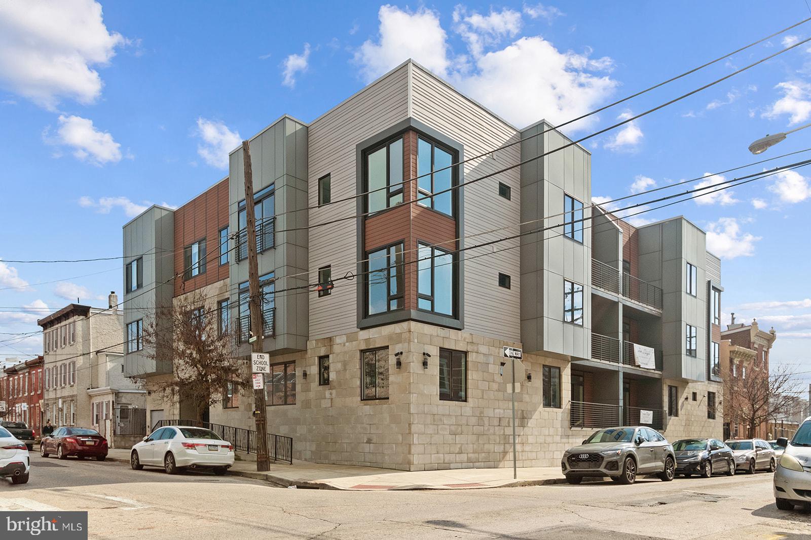700 Moyer St #206