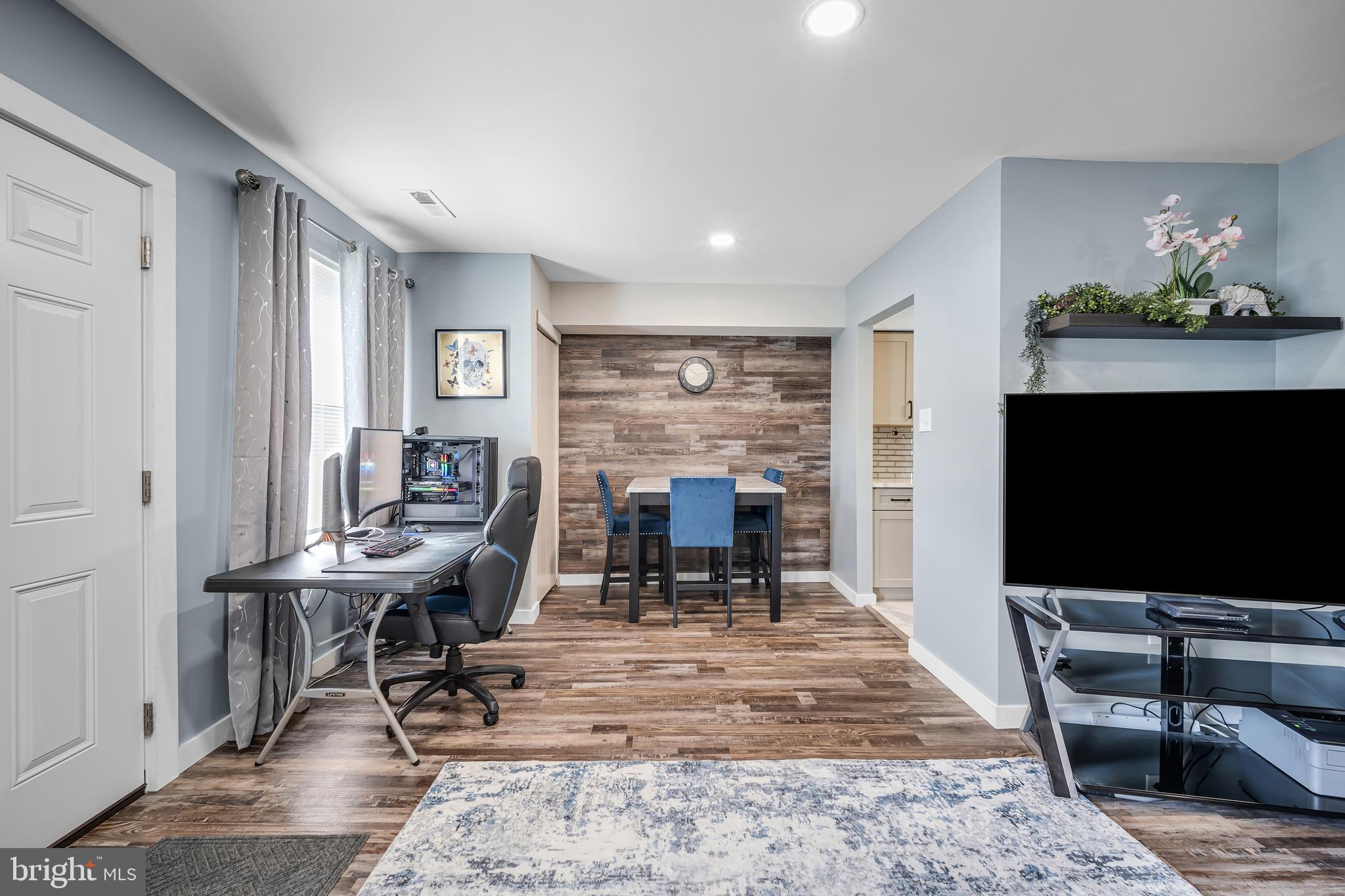 10103 Northeast Ave #7