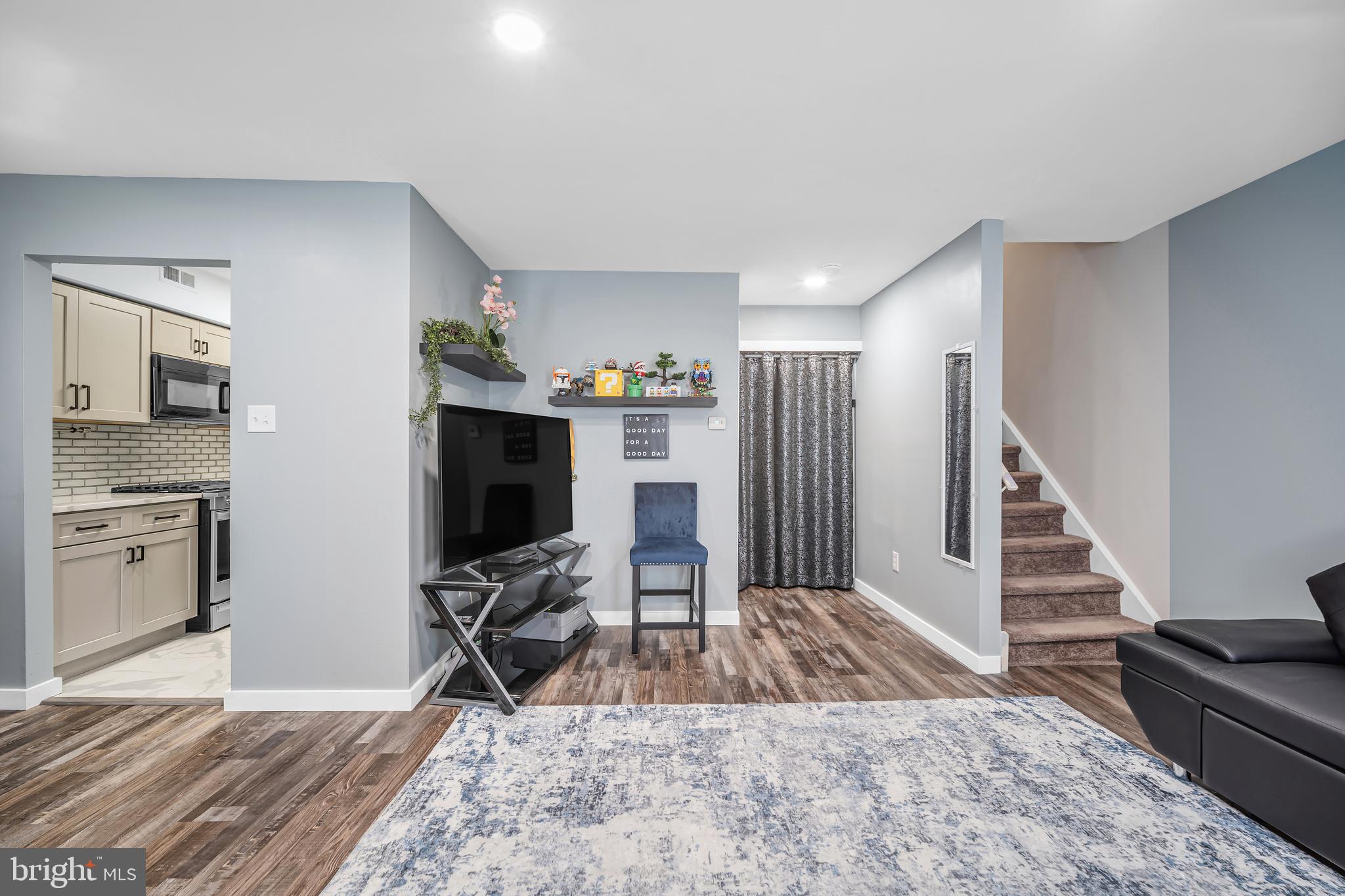10103 Northeast Ave #7