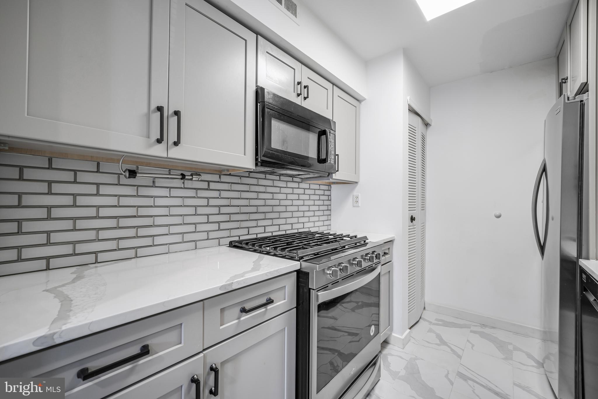 10103 Northeast Ave #7