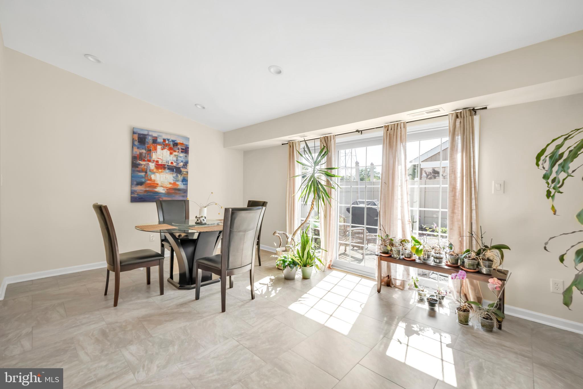 1208 Konrad Pl