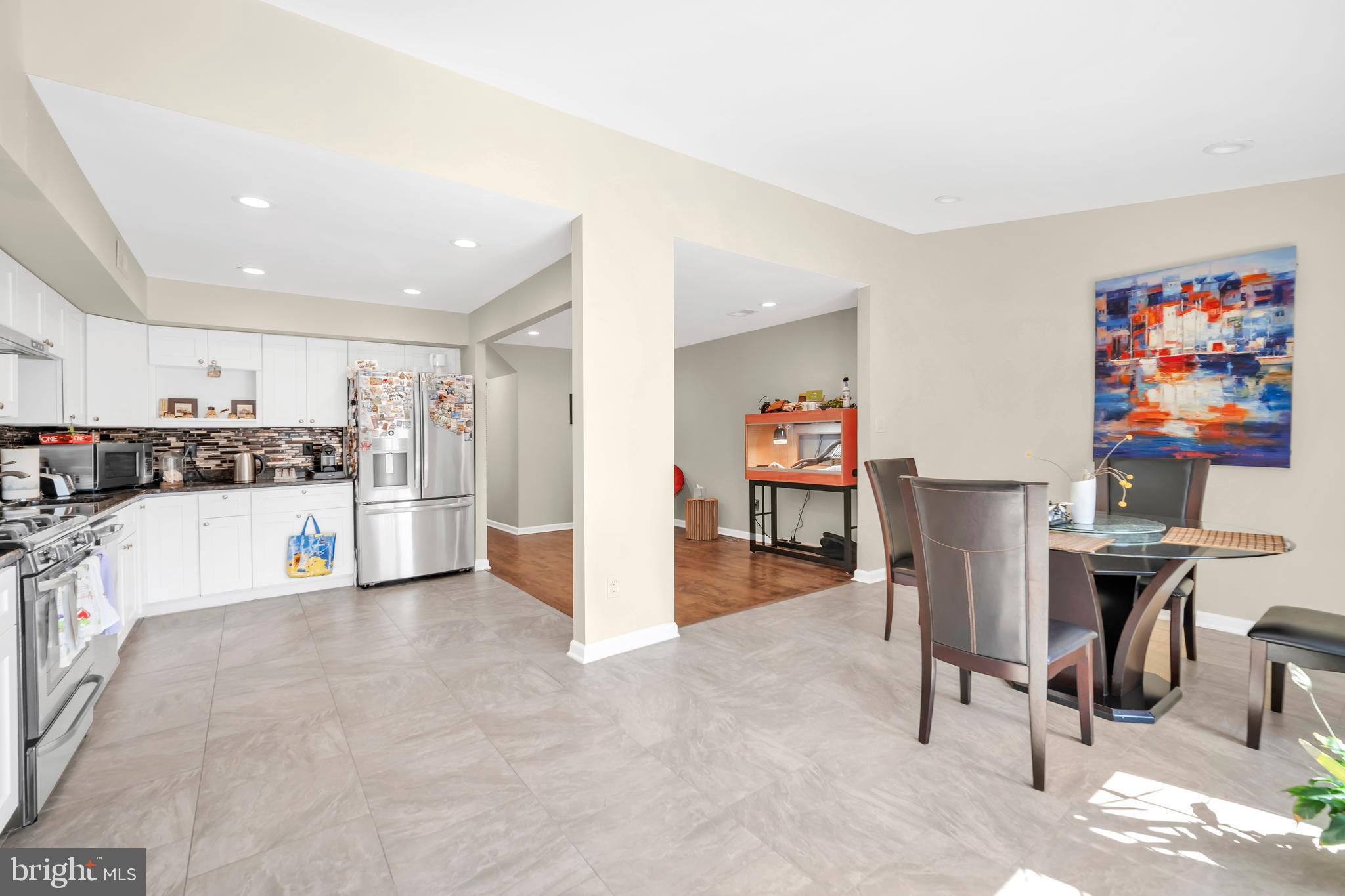 1208 Konrad Pl