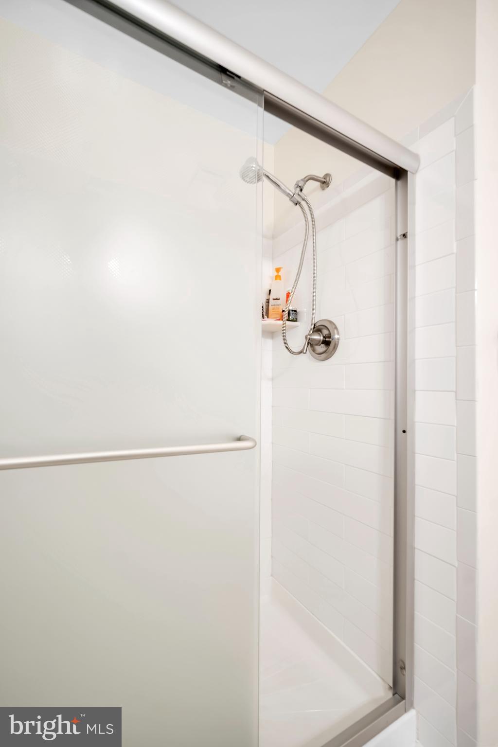 1208 Konrad Pl