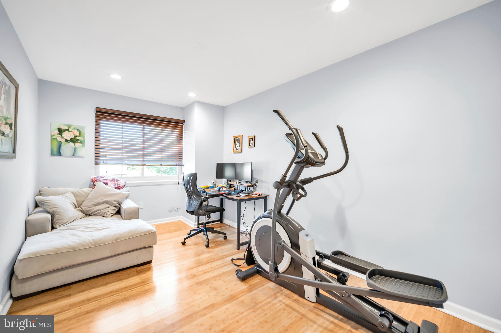 1208 Konrad Pl
