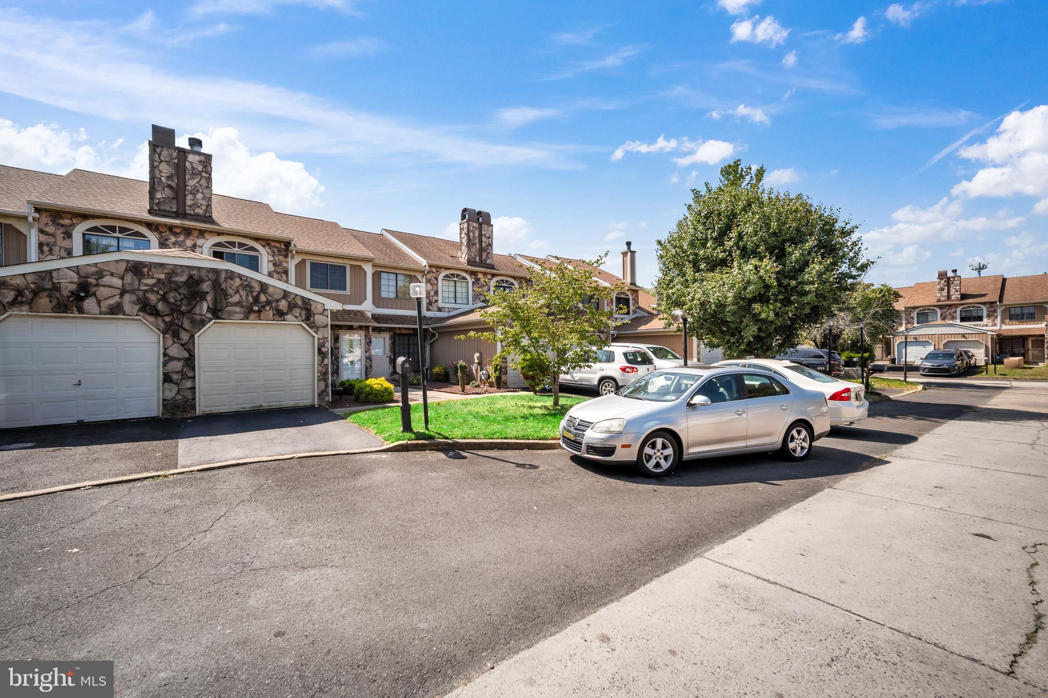 1208 Konrad Pl