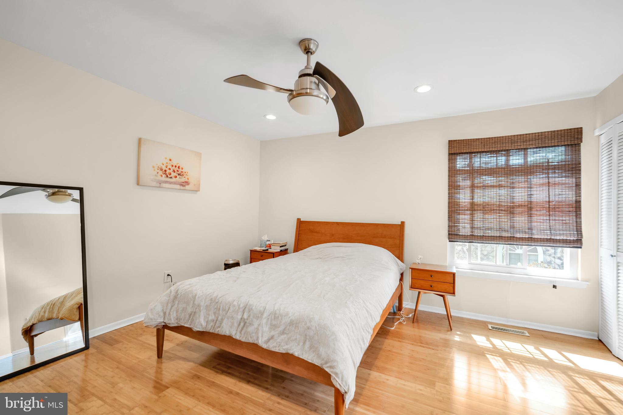 1208 Konrad Pl