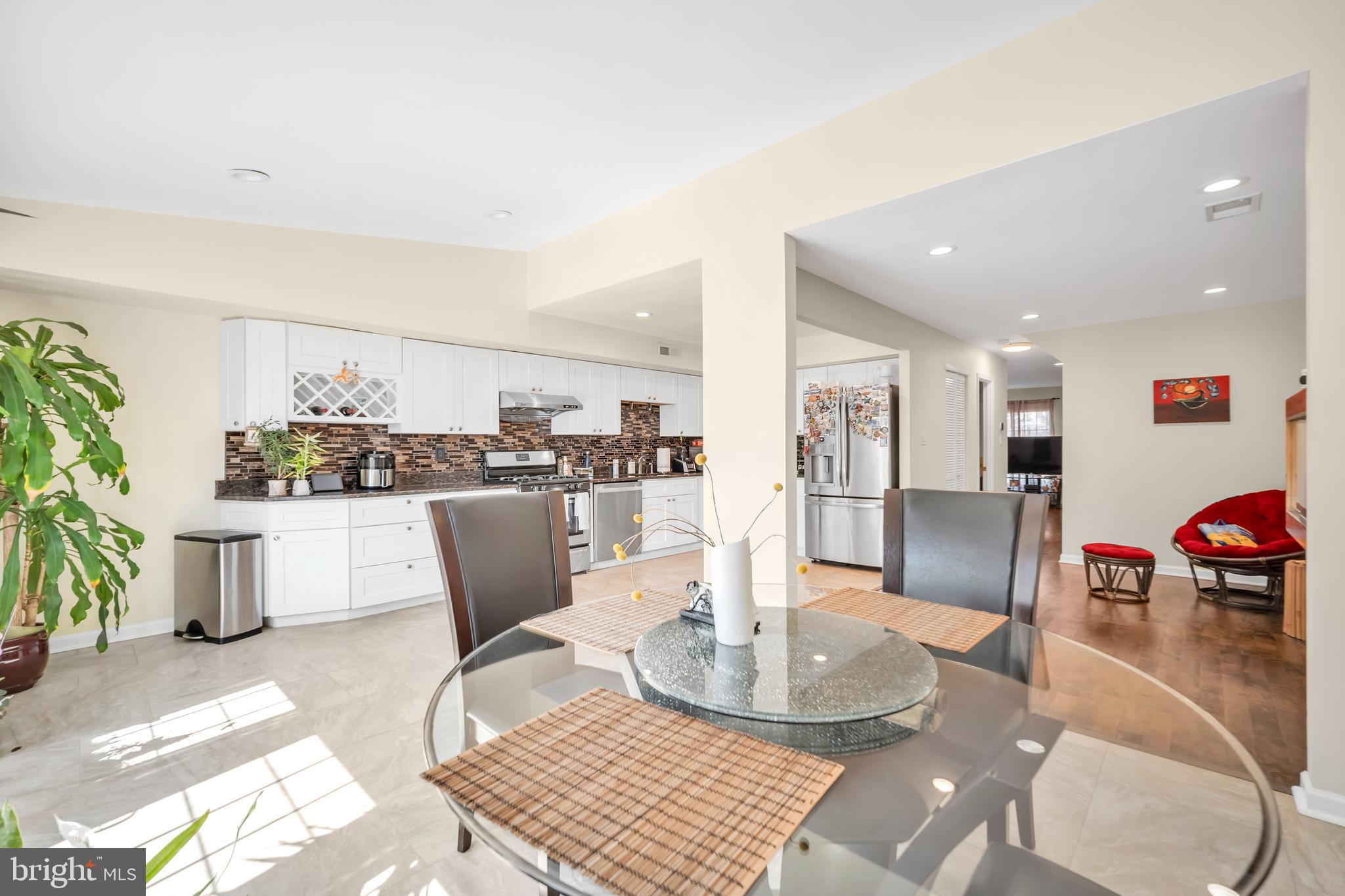 1208 Konrad Pl