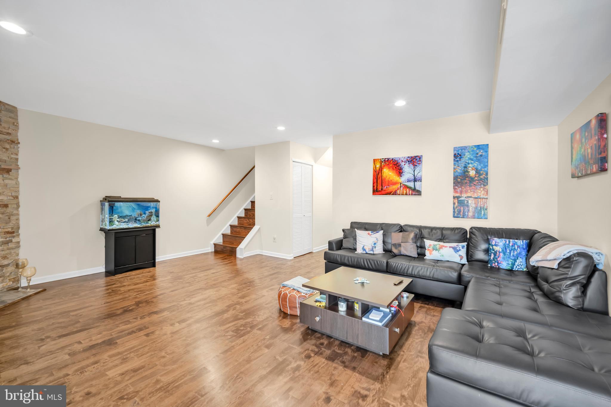 1208 Konrad Pl