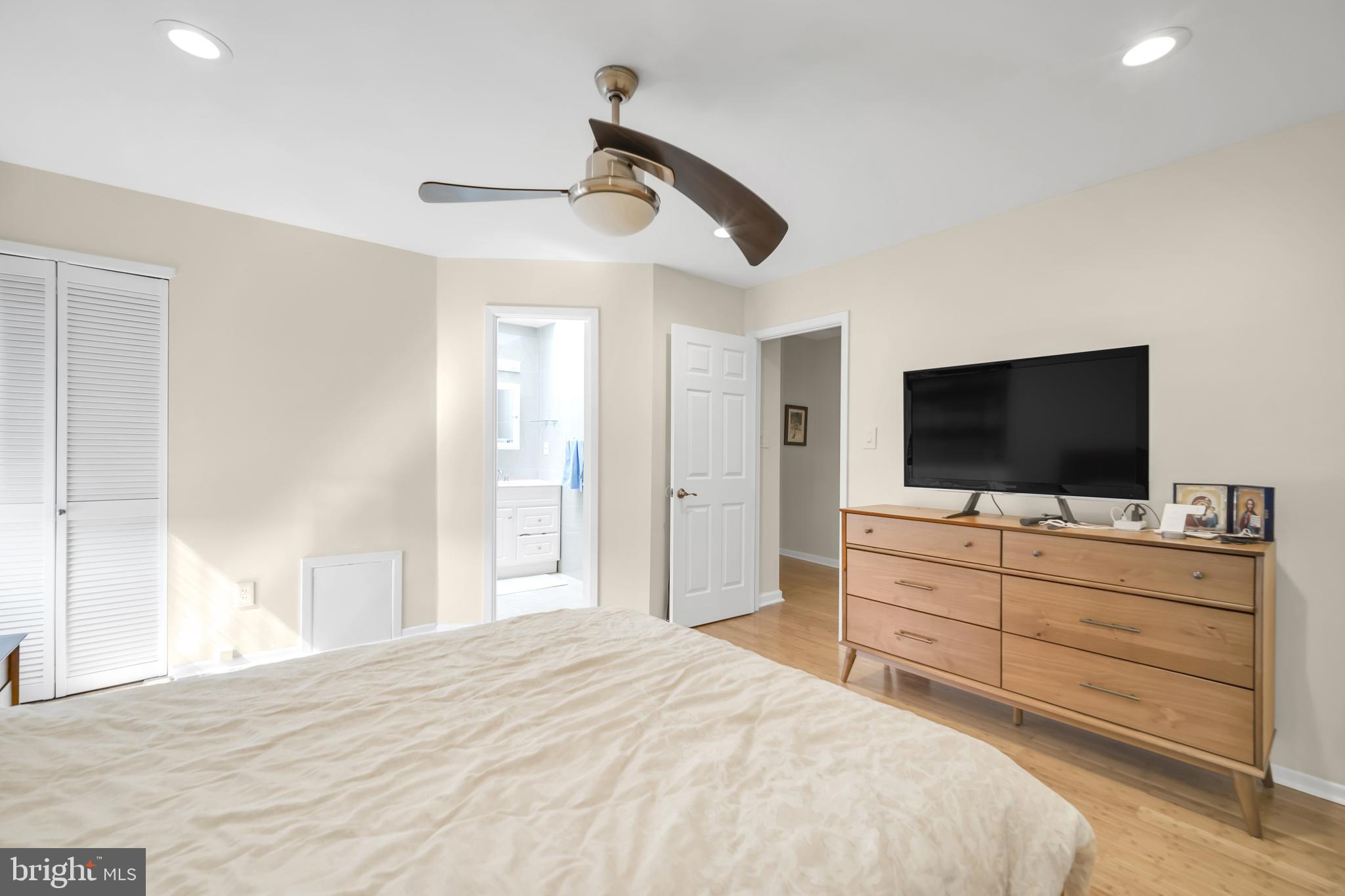 1208 Konrad Pl