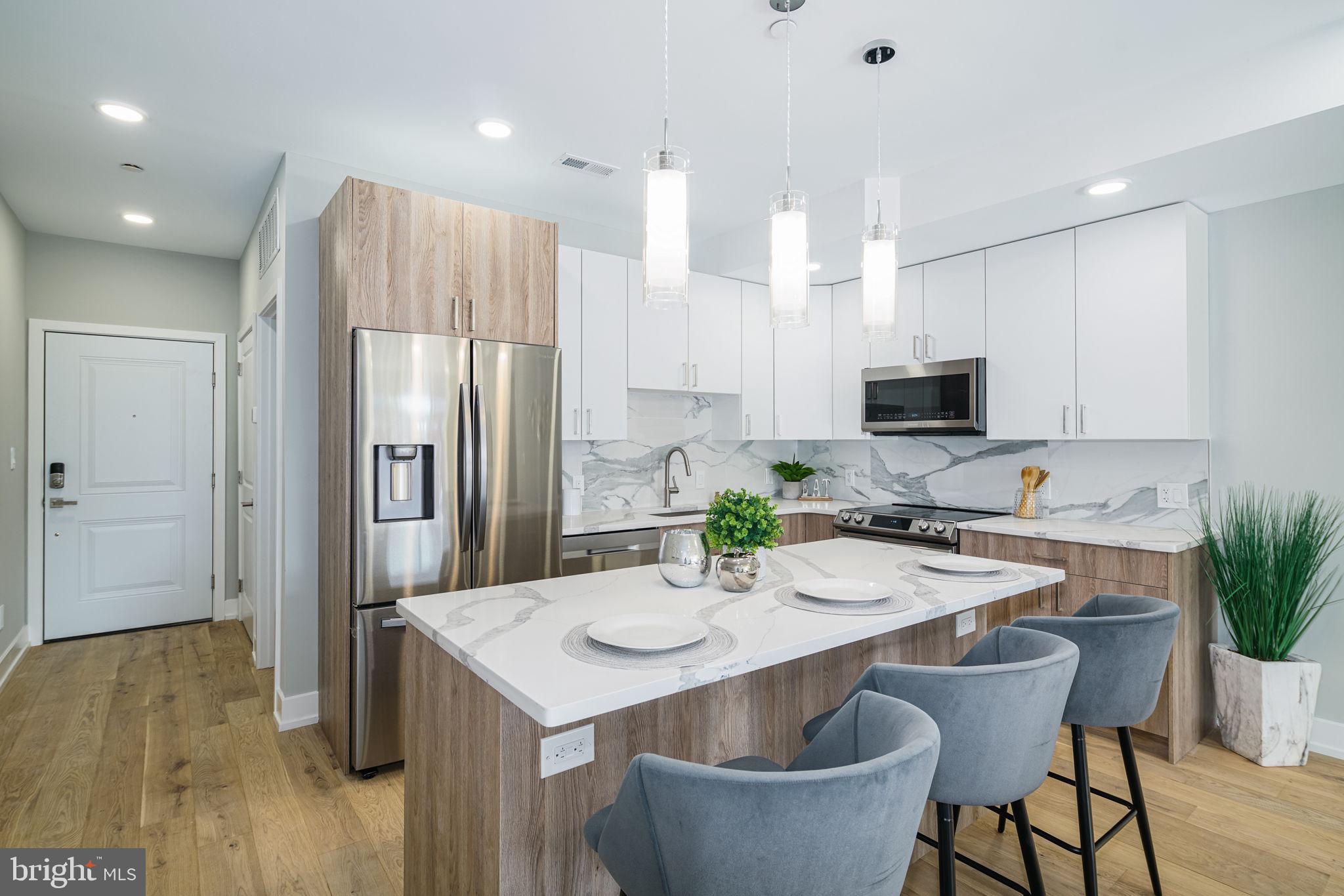 700 Moyer St #303