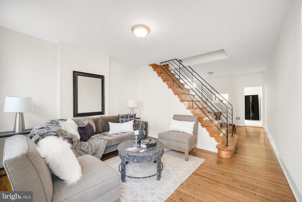 2545 Sepviva St