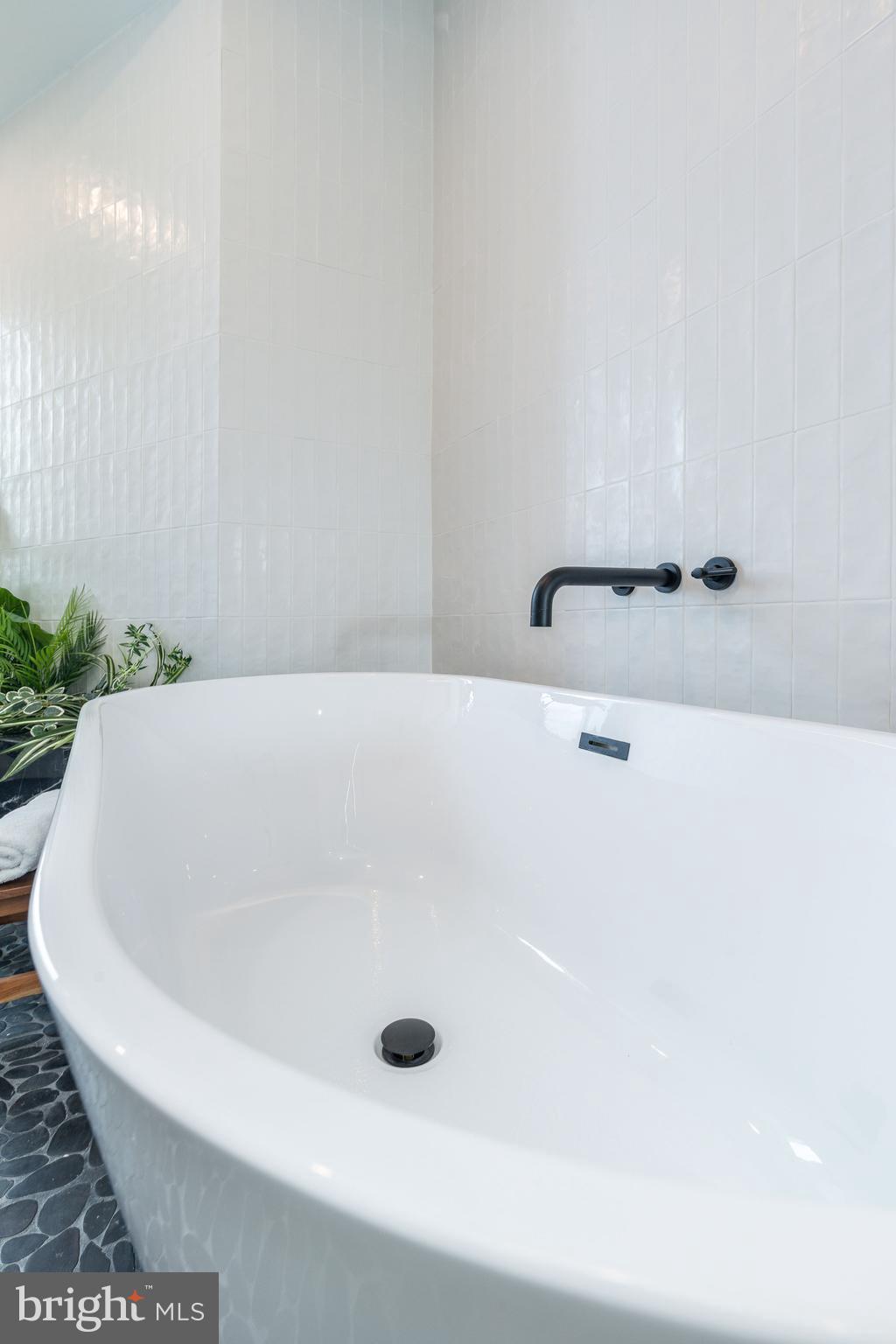 518 Cecil B. Moore Ave