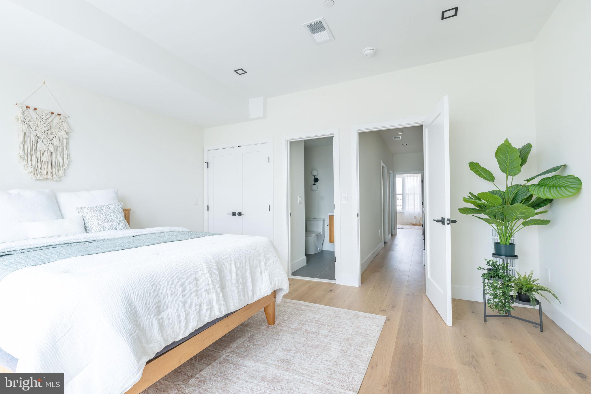 518 Cecil B. Moore Ave