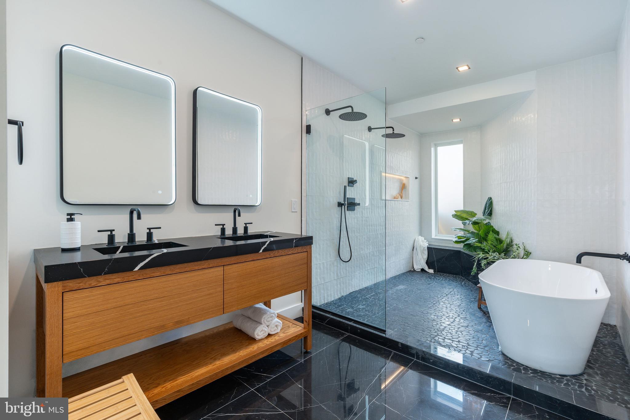 518 Cecil B. Moore Ave