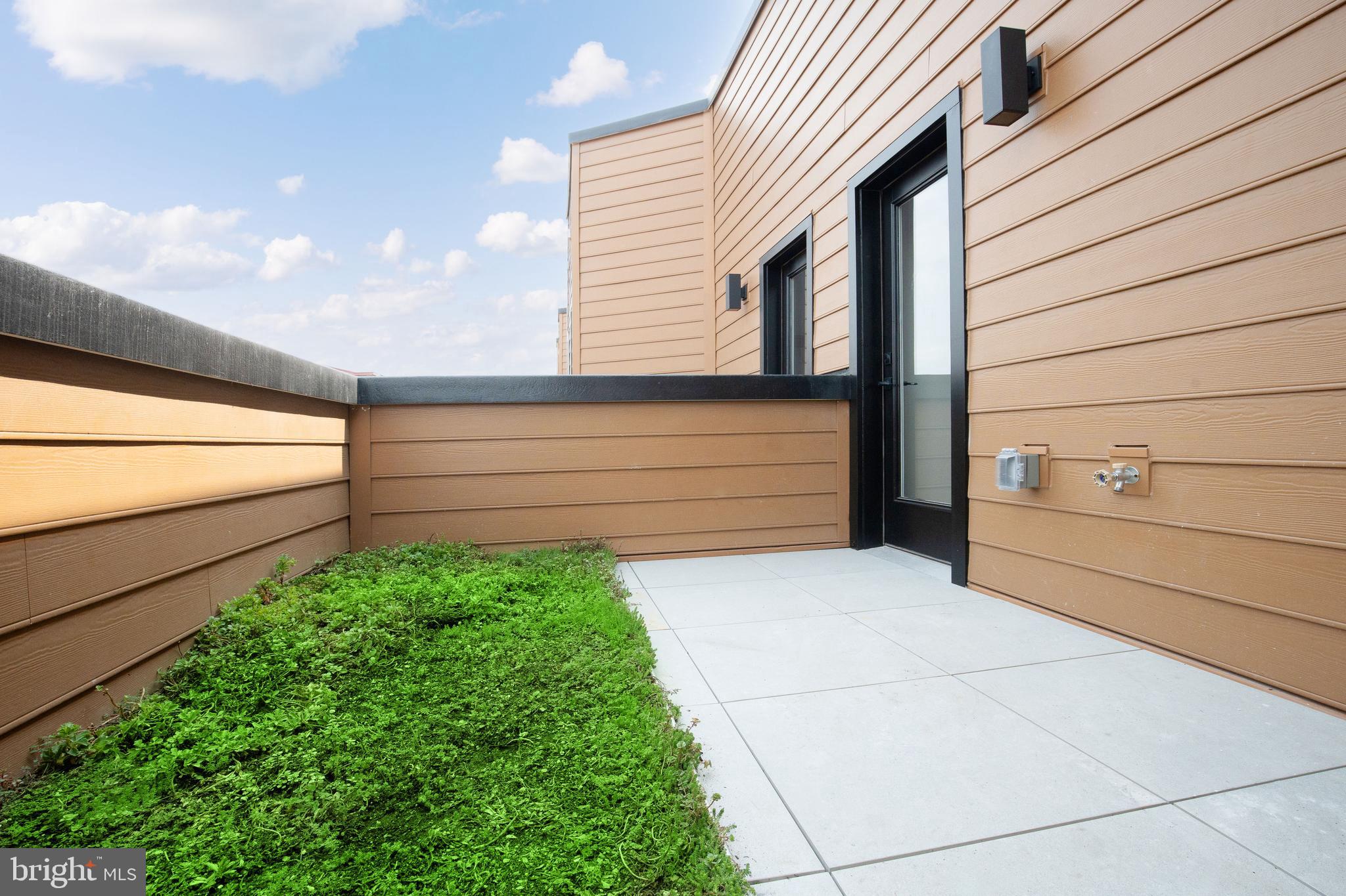 518 Cecil B. Moore Ave