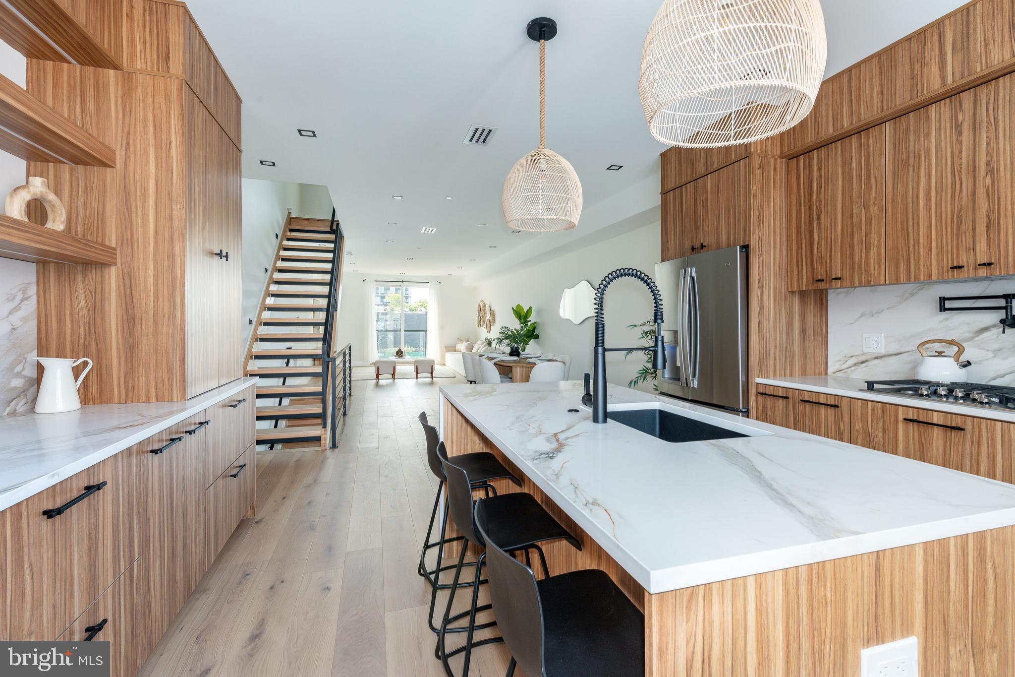 518 Cecil B. Moore Ave