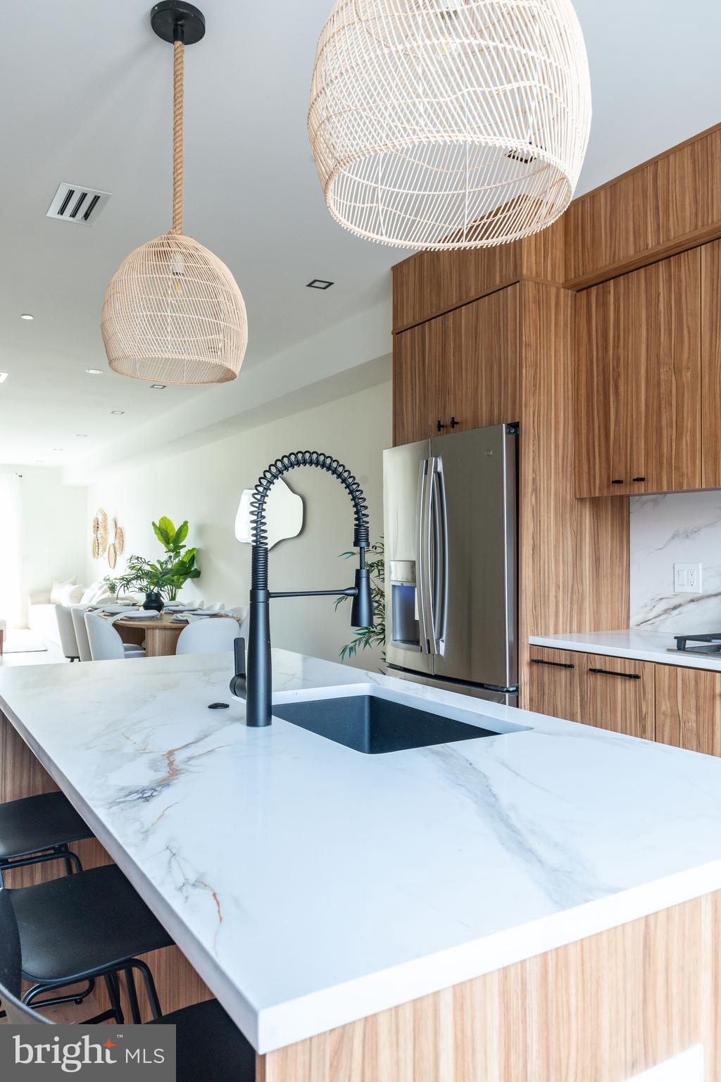 518 Cecil B. Moore Ave