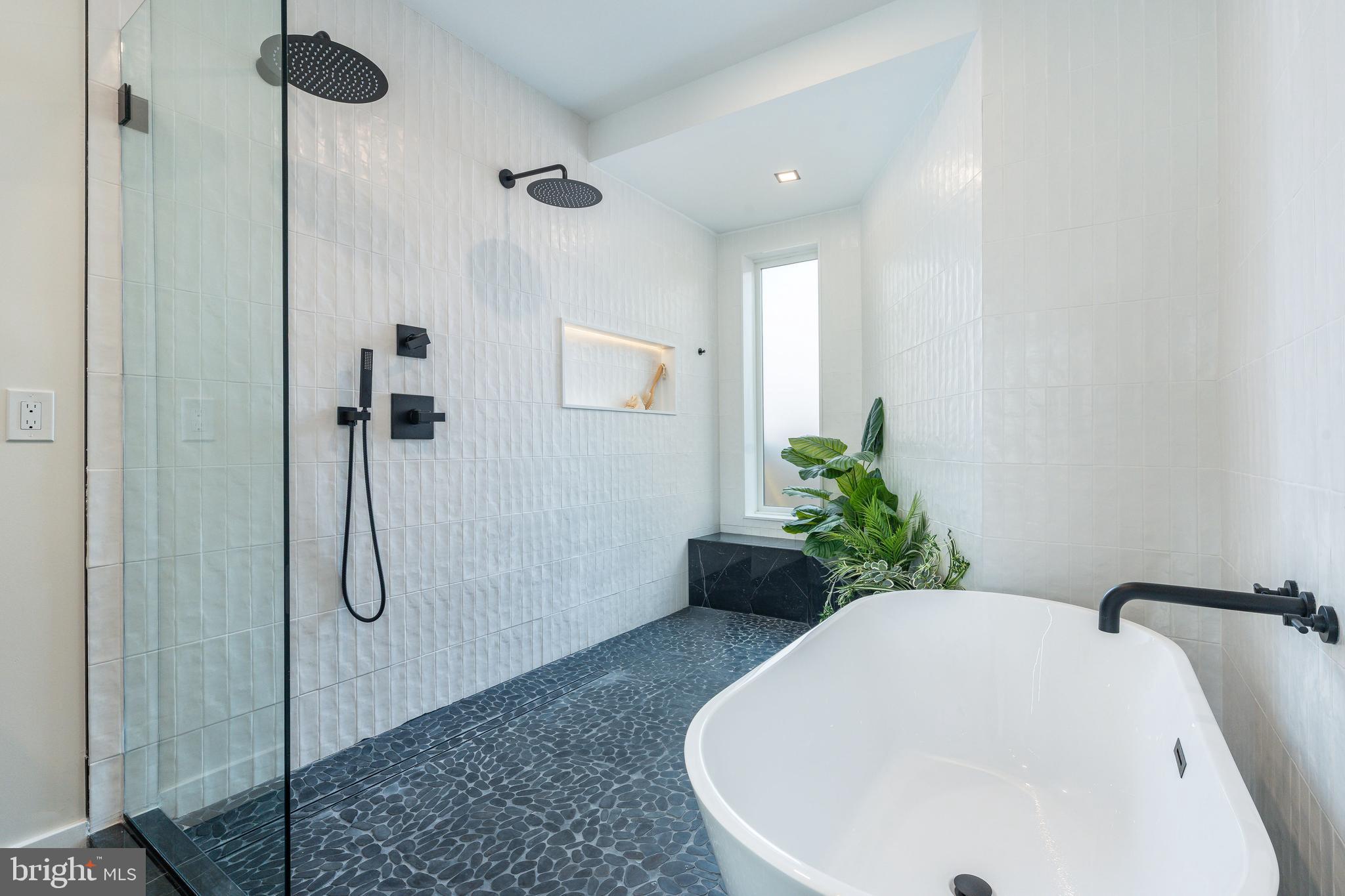 518 Cecil B. Moore Ave