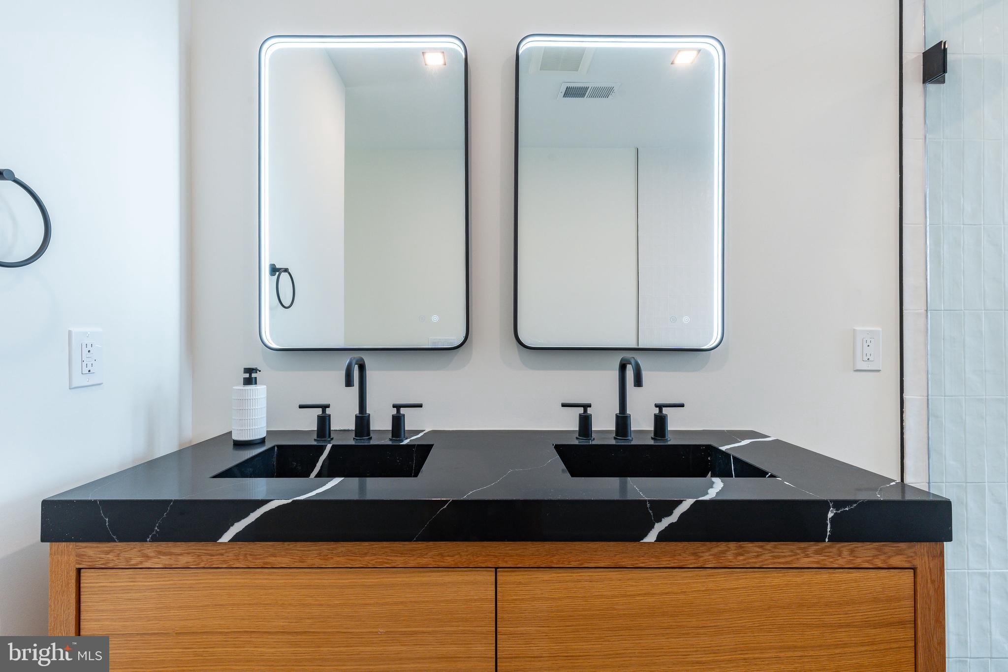 518 Cecil B. Moore Ave