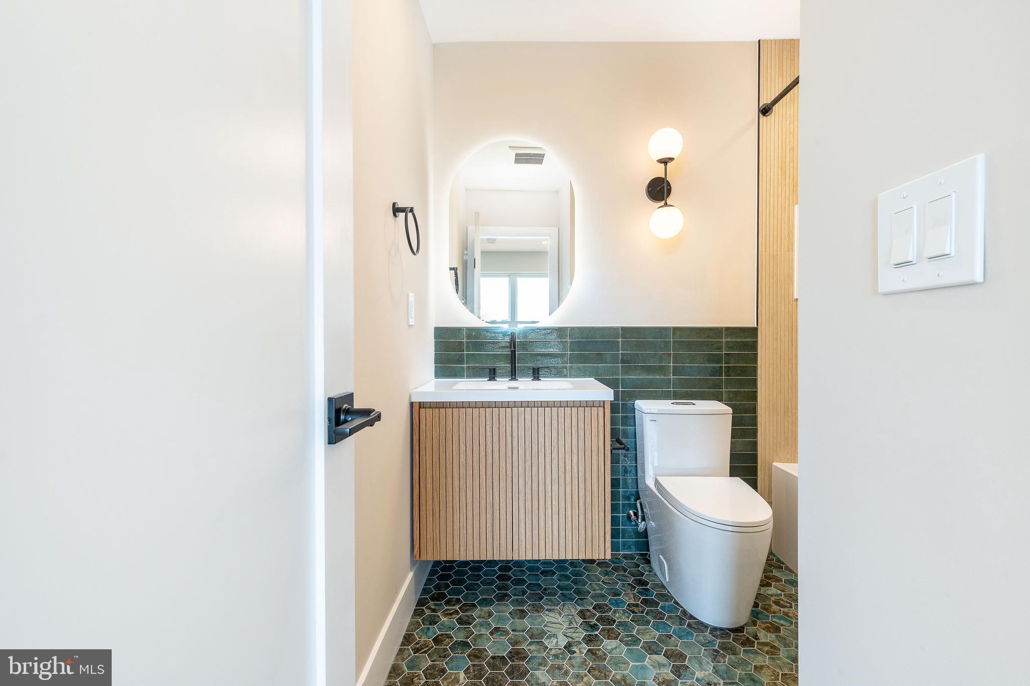 512 Cecil B. Moore Ave