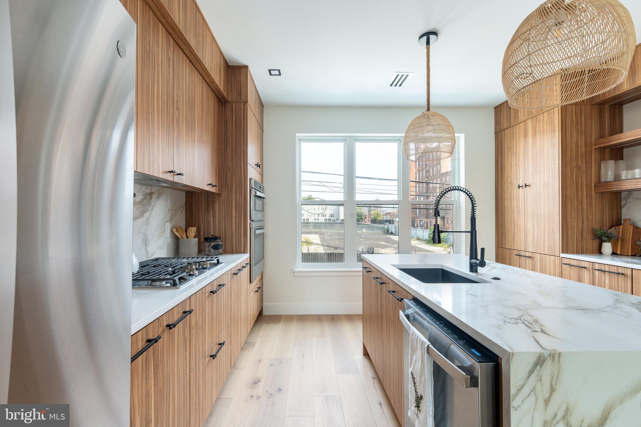 522 CECIL B. MOORE AVENUE