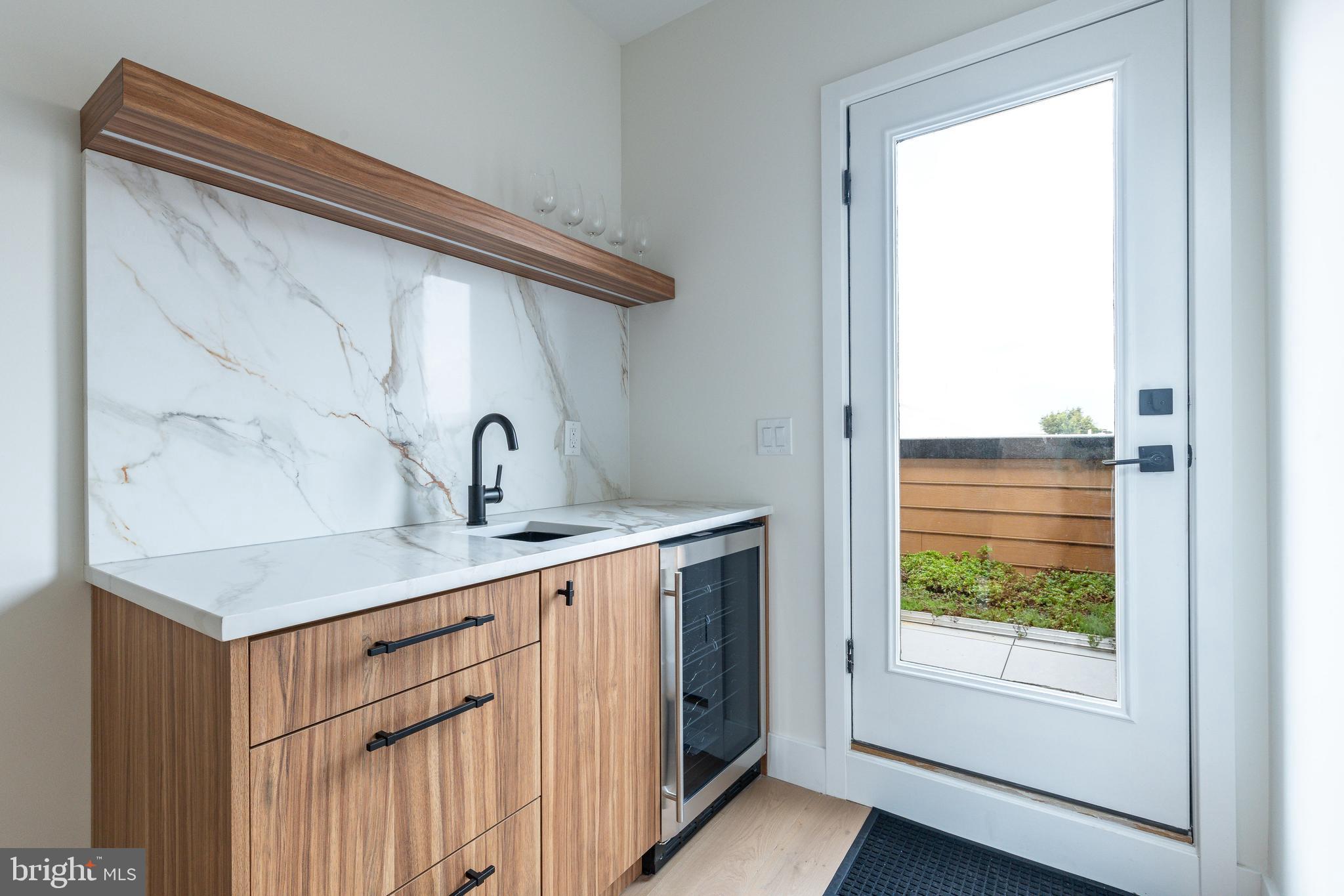 522 CECIL B. MOORE AVENUE