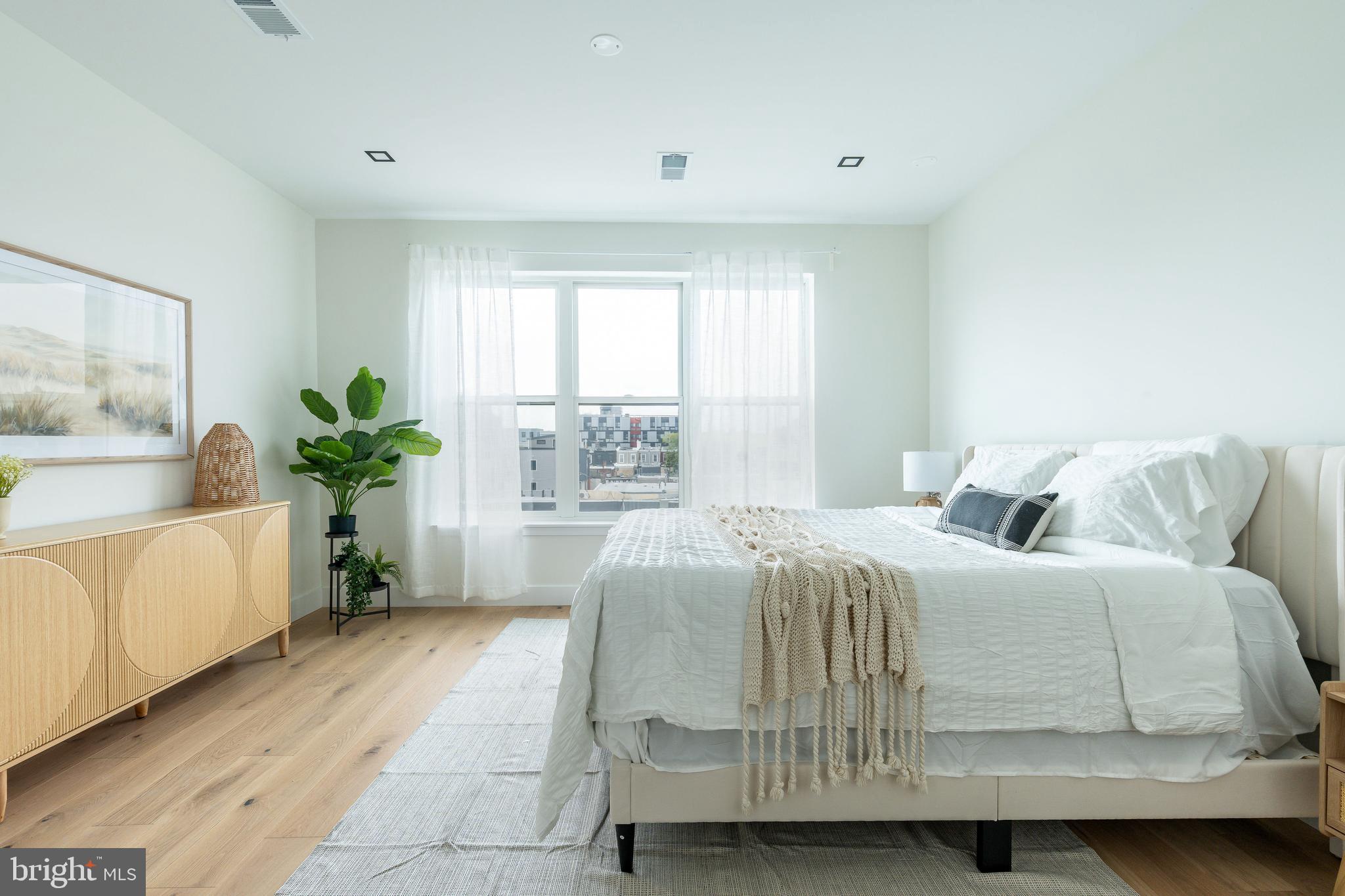 522 CECIL B. MOORE AVENUE