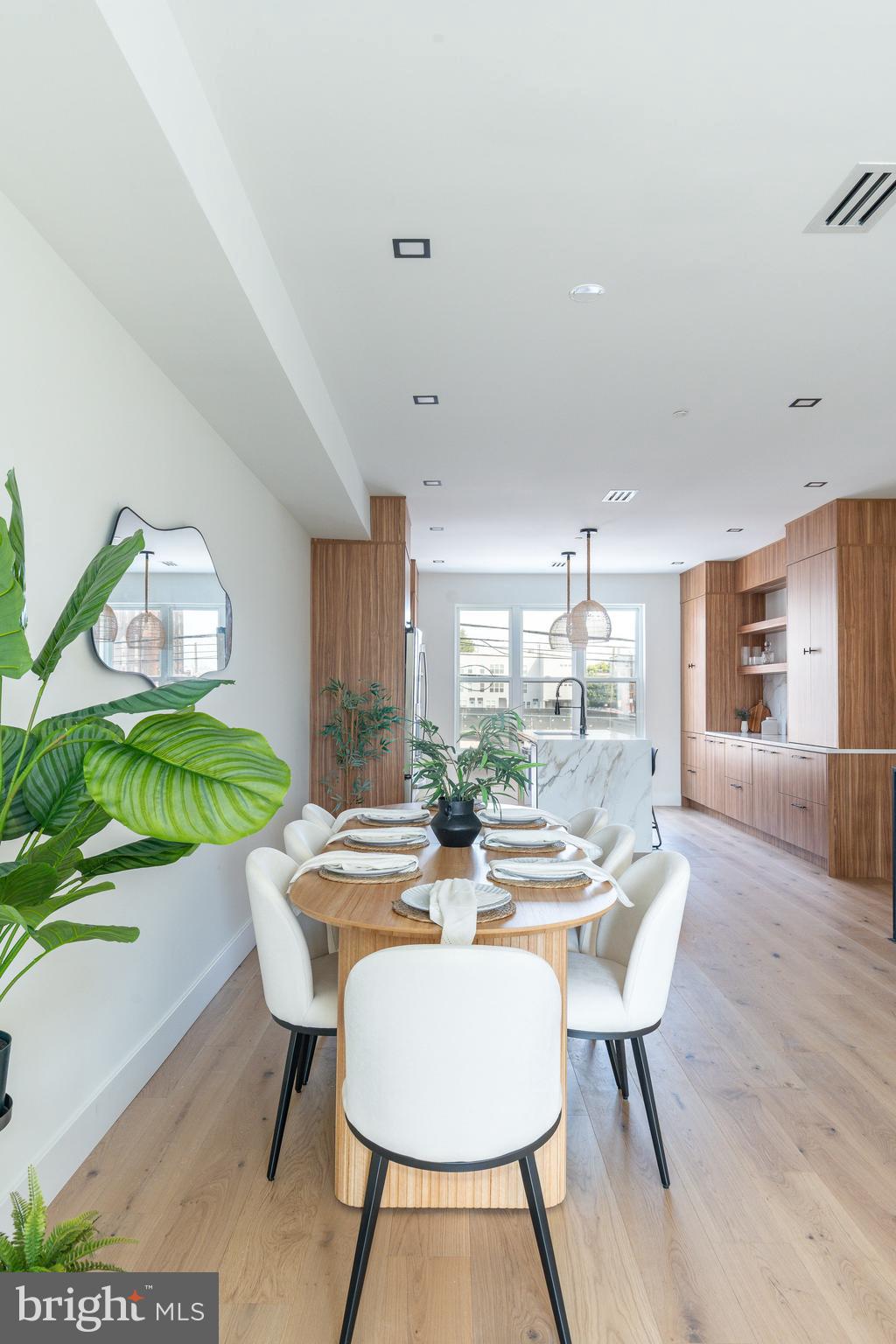 522 CECIL B. MOORE AVENUE