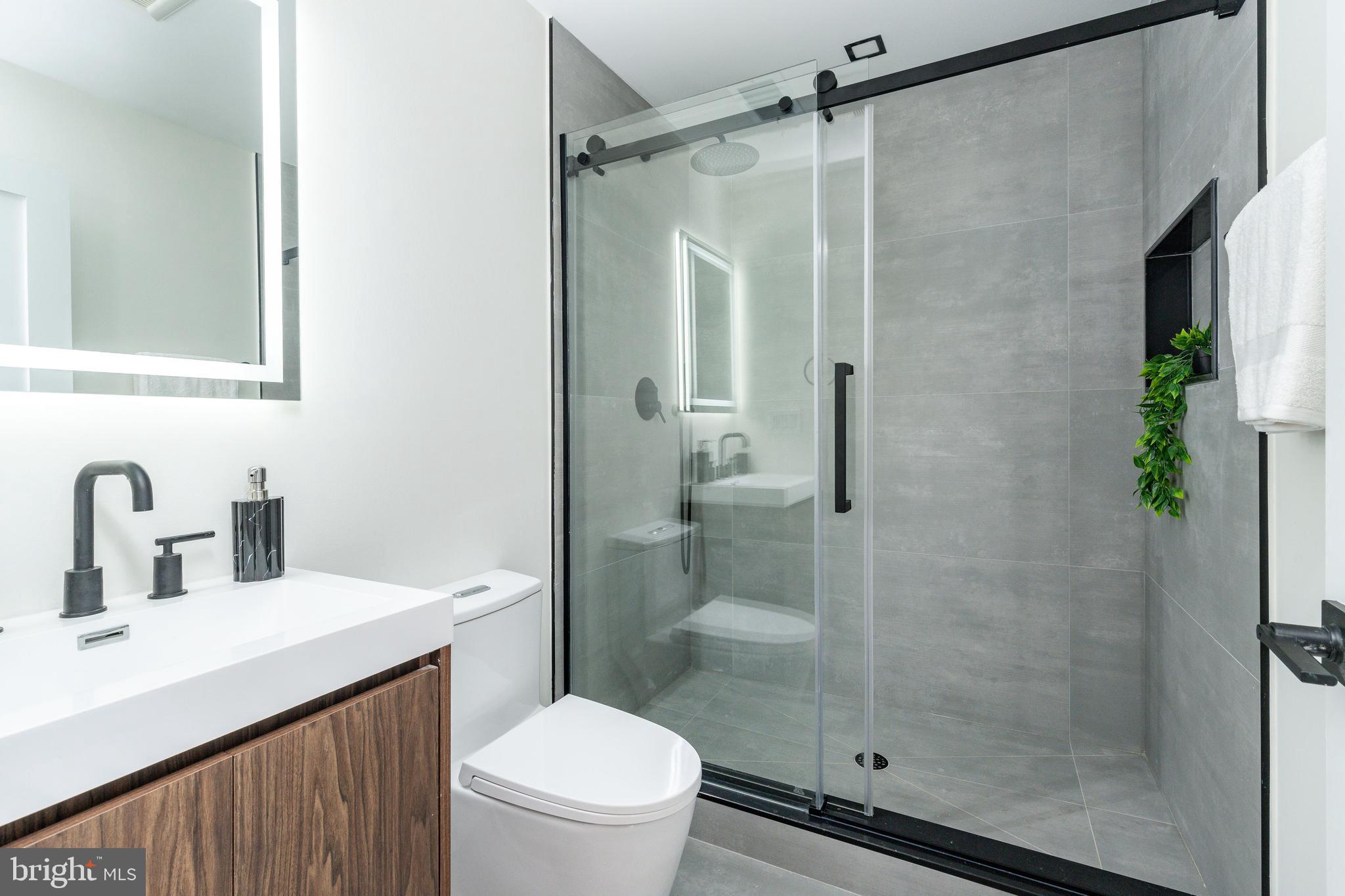 522 CECIL B. MOORE AVENUE