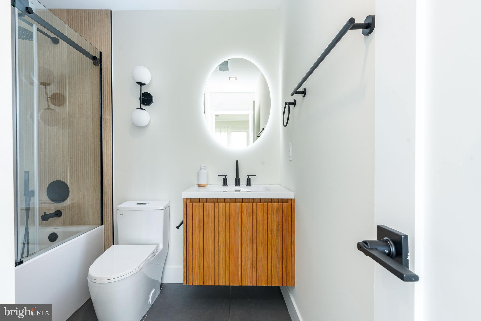 522 CECIL B. MOORE AVENUE