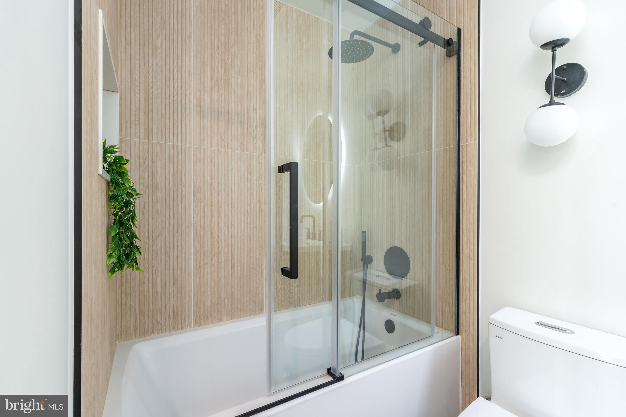 522 CECIL B. MOORE AVENUE