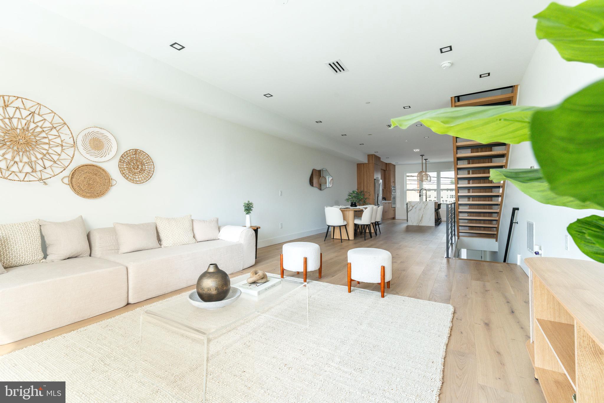 522 CECIL B. MOORE AVENUE