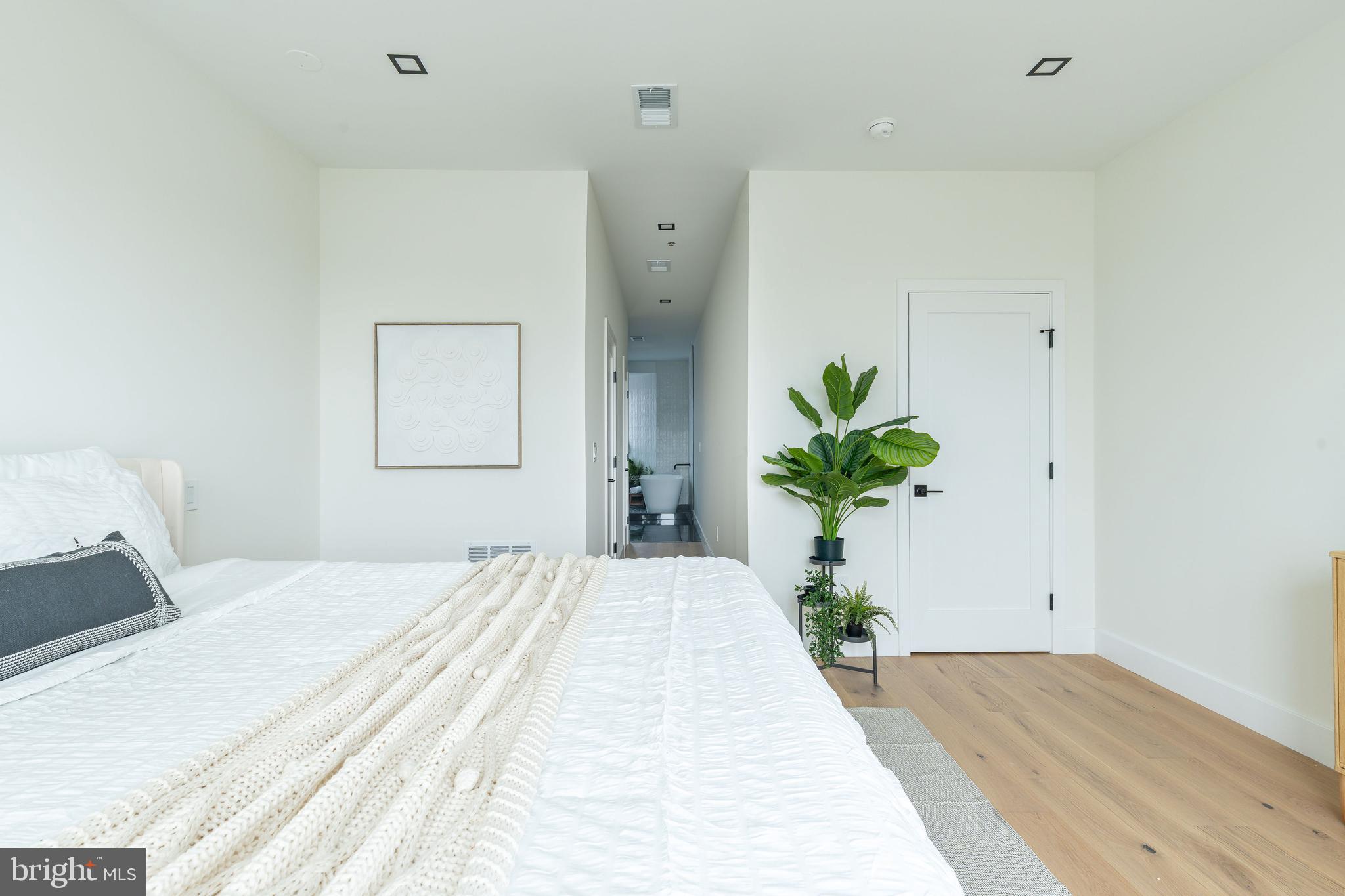 524 CECIL B. MOORE AVENUE