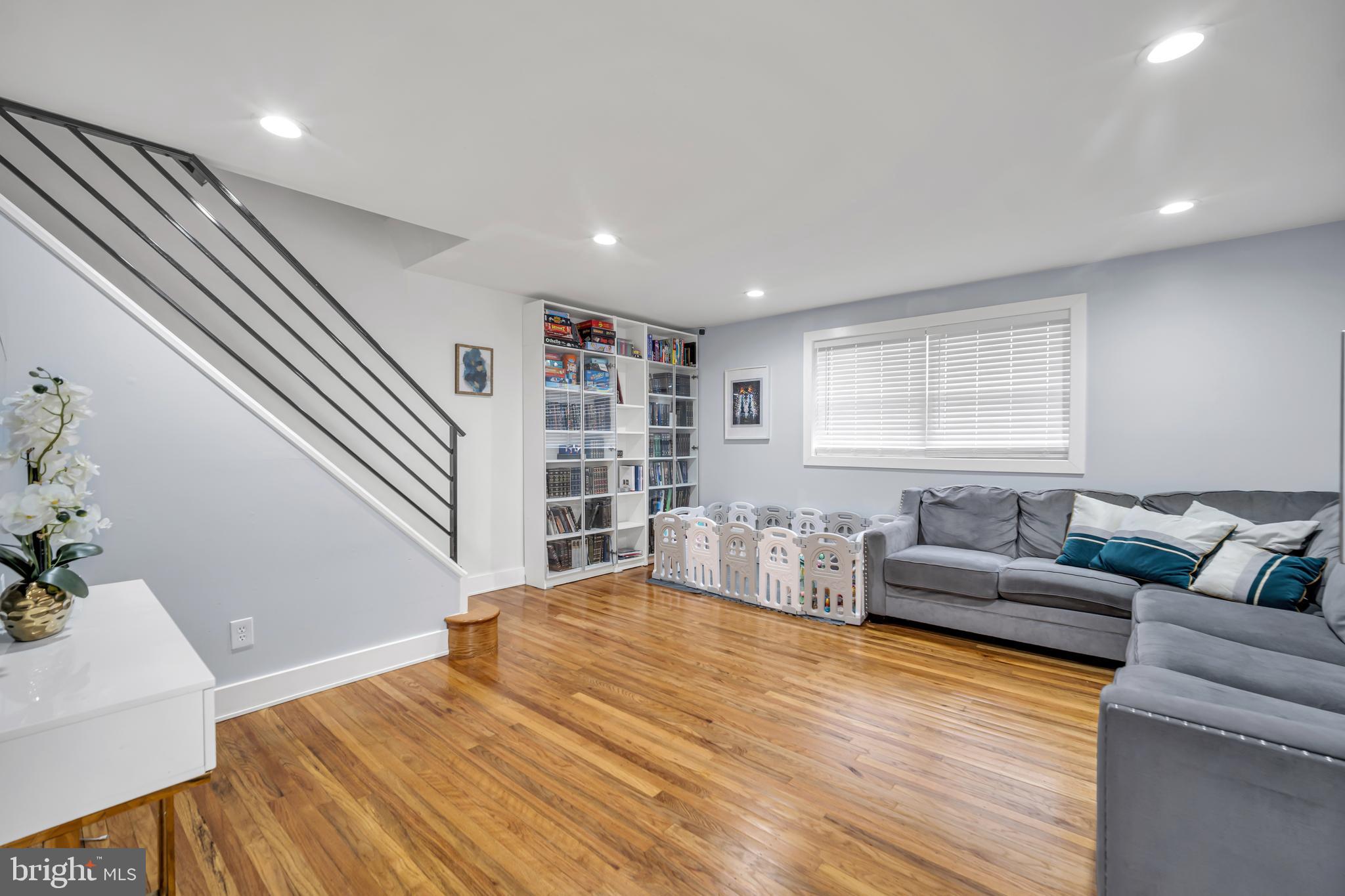 370 SELMA STREET