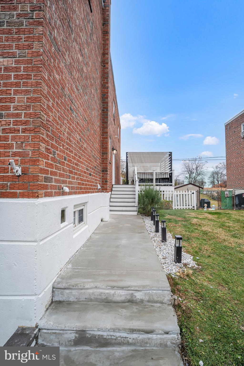 370 SELMA STREET
