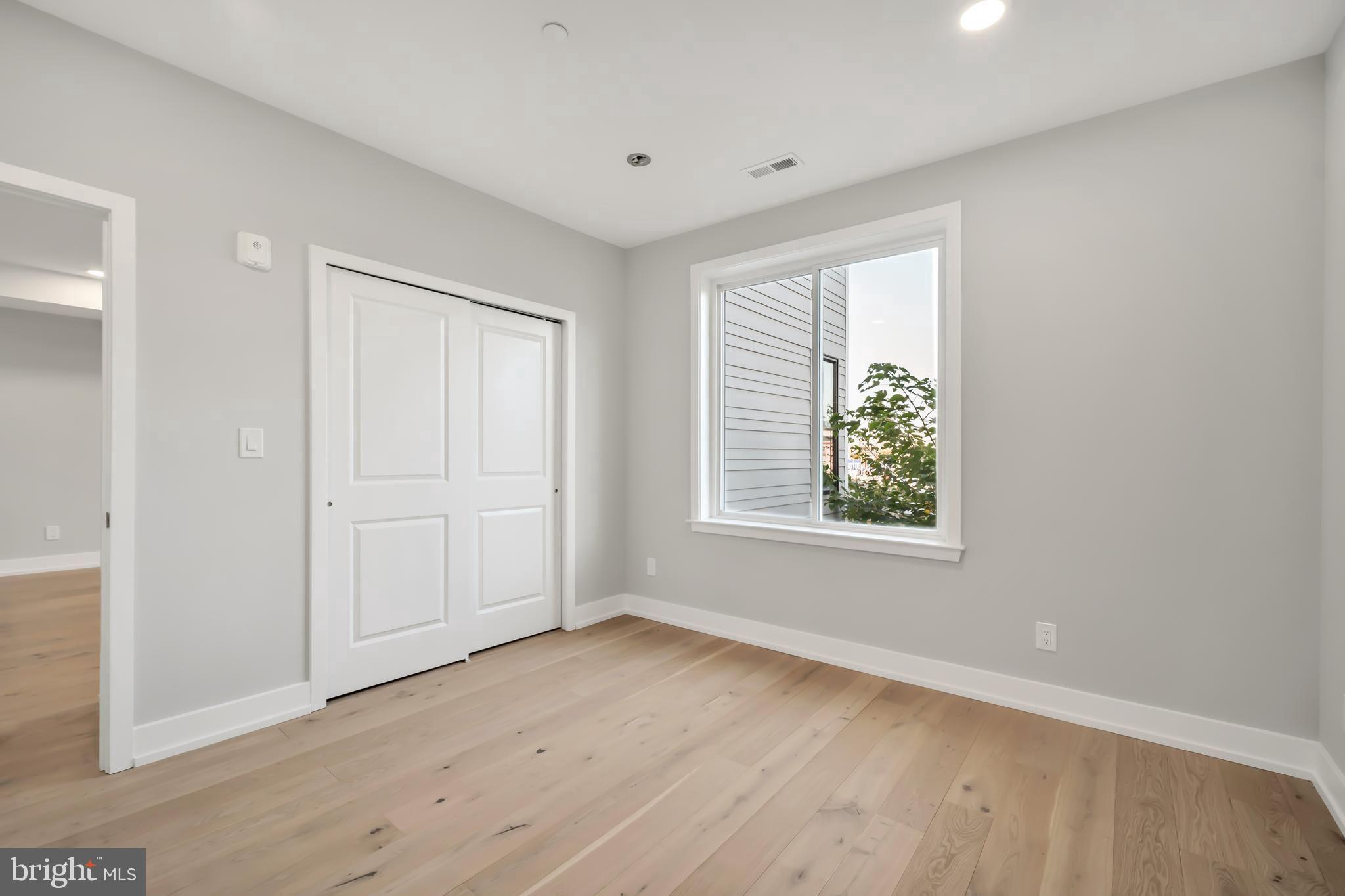 700 MOYER STREET 00 105