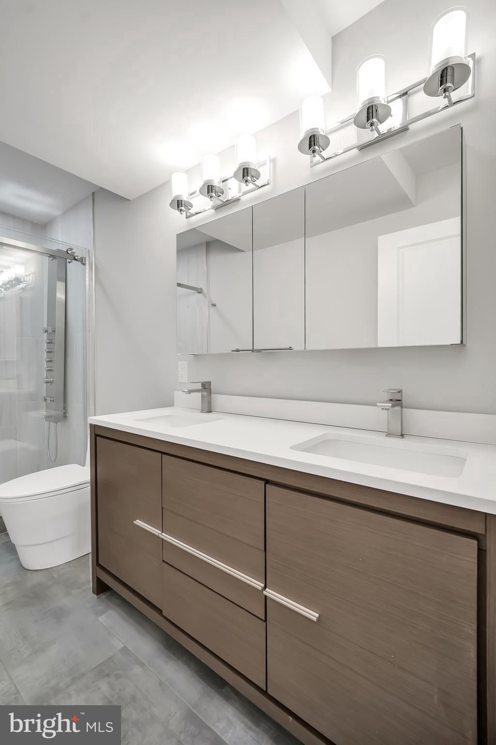 700 MOYER STREET 00 105