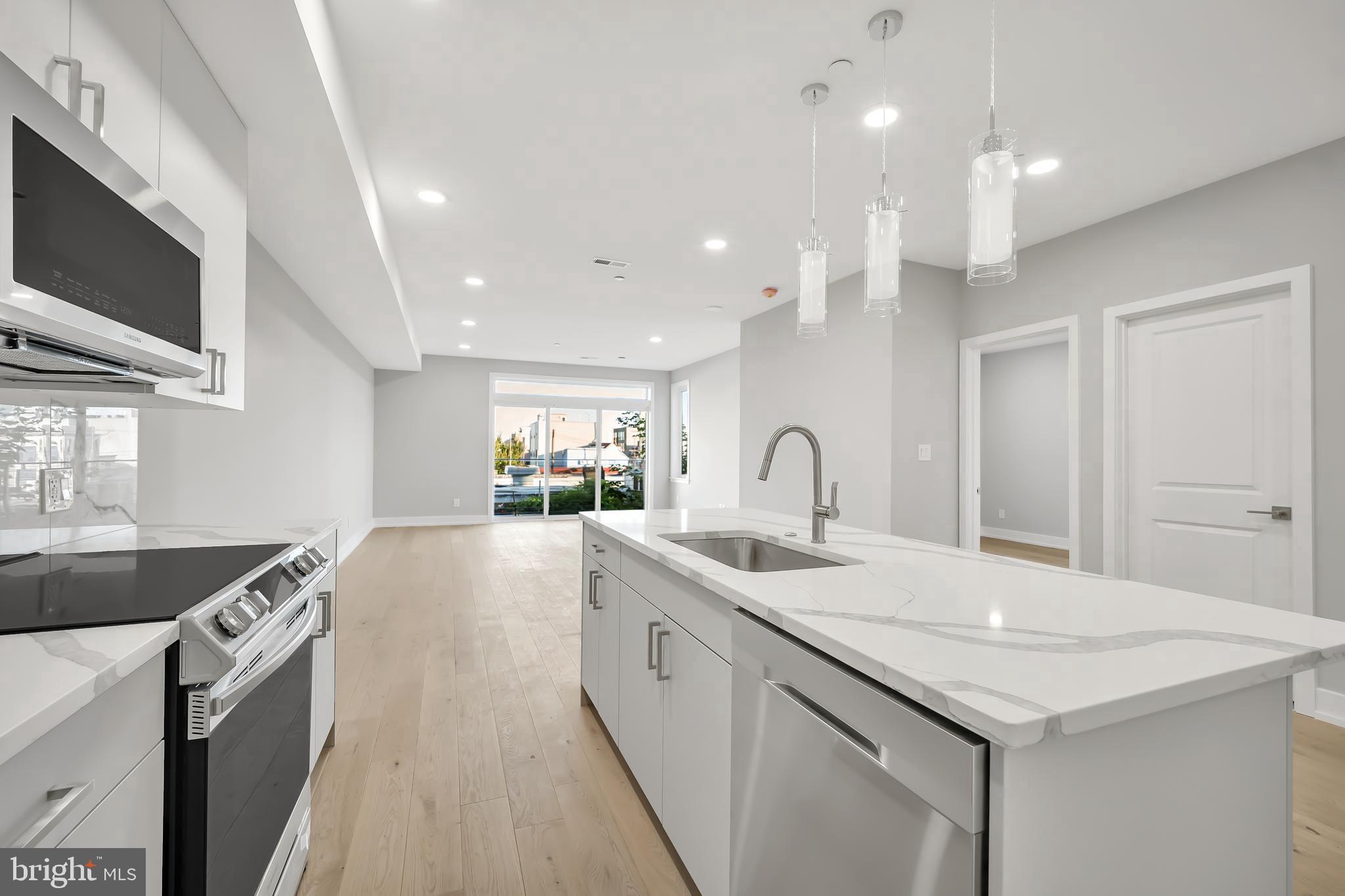 700 MOYER STREET 00 105