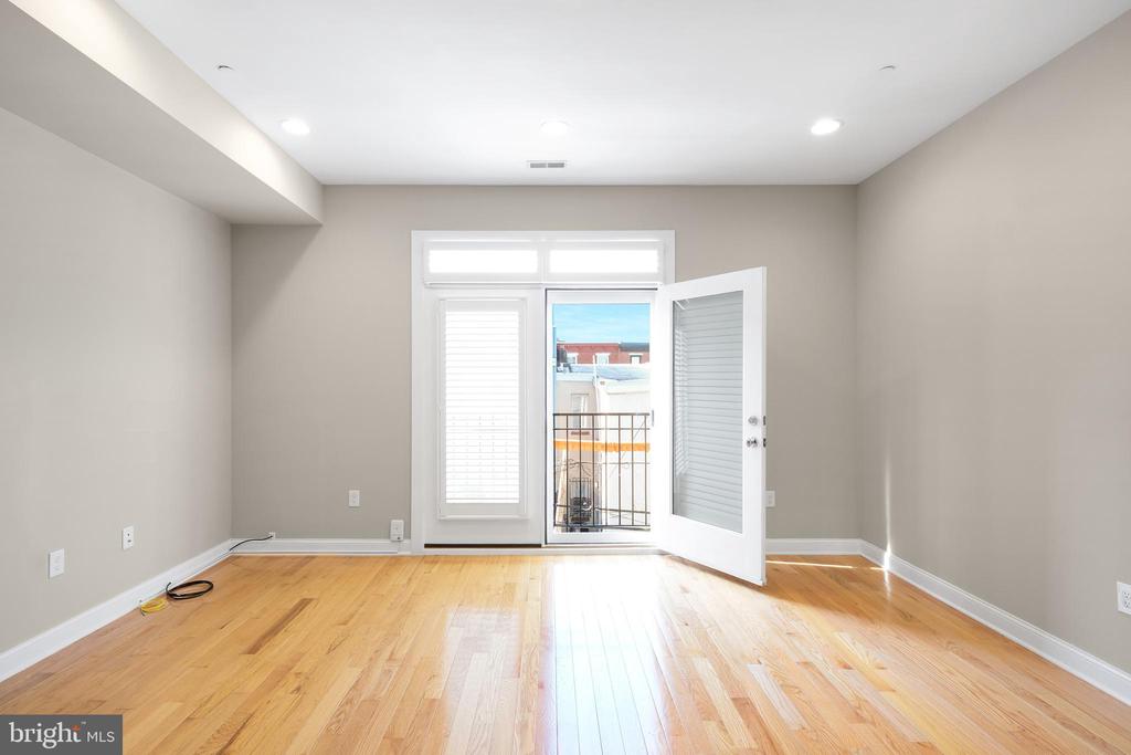 1910 CHRISTIAN STREET D