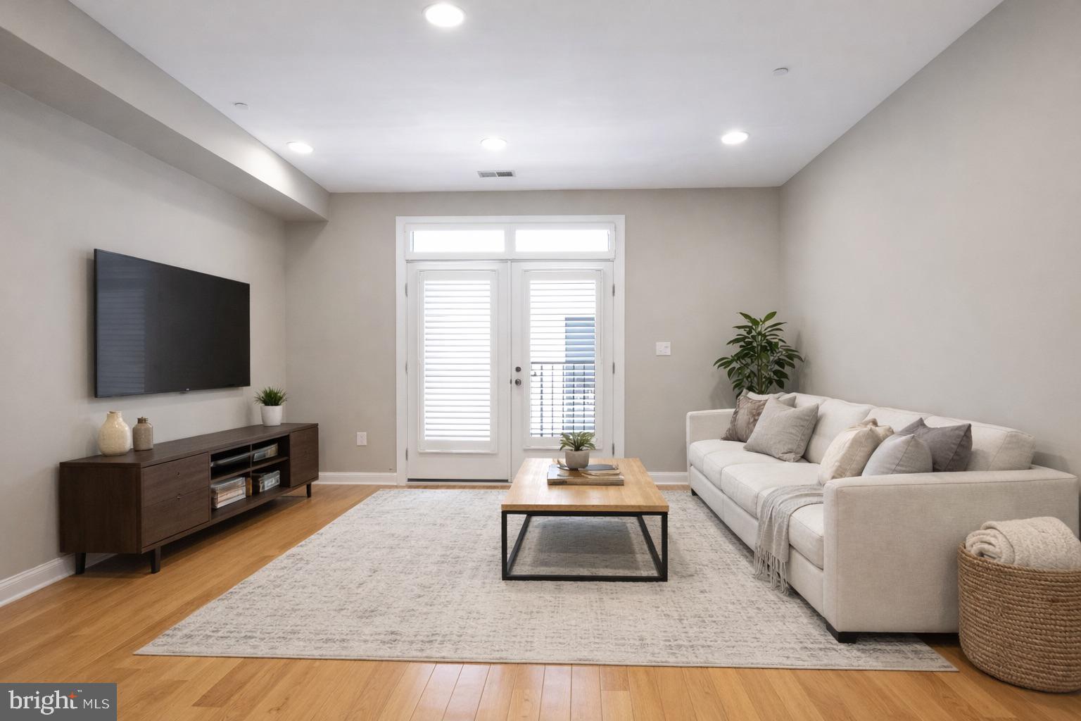 1910 CHRISTIAN STREET D