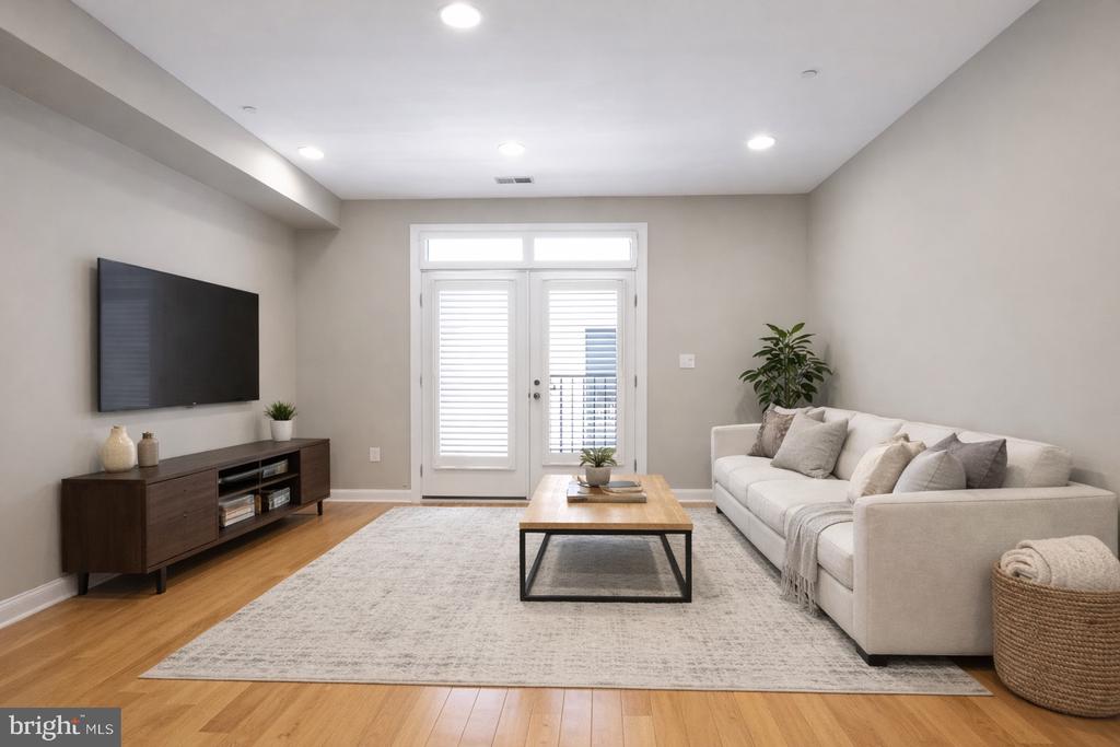 1910 CHRISTIAN STREET D