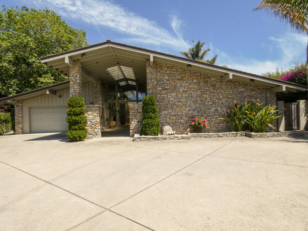 8023 River Place