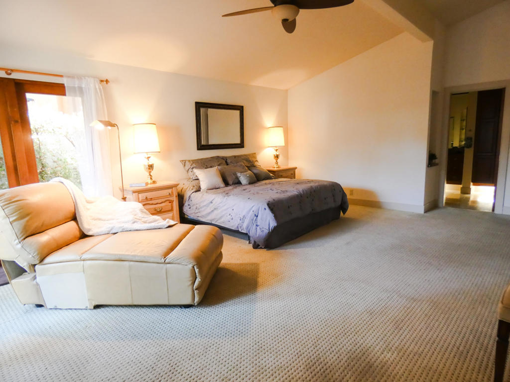 8023 River Place
