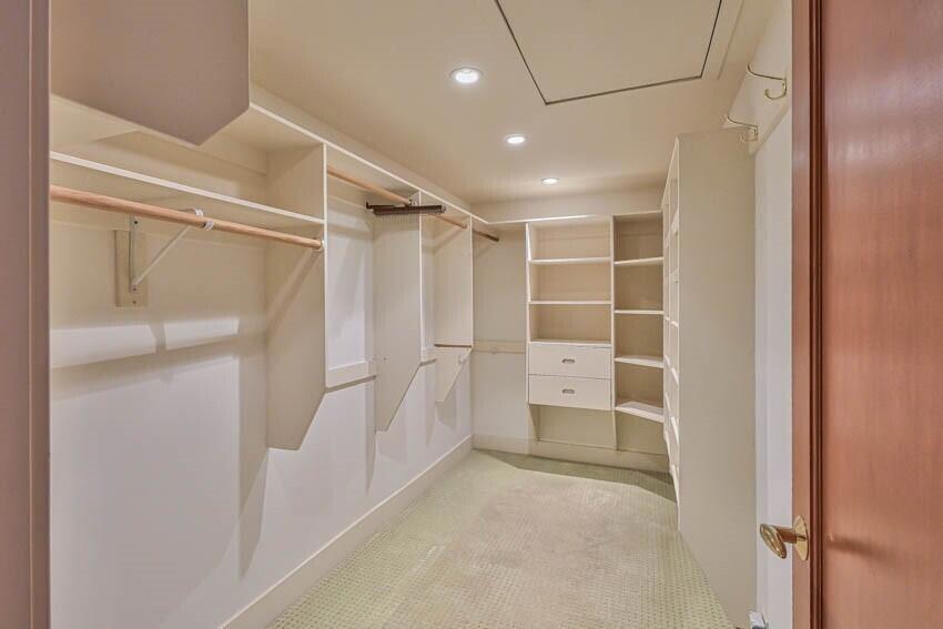 8023 River Place