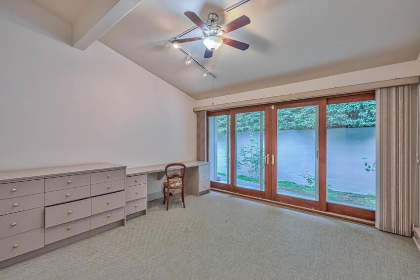 8023 River Place
