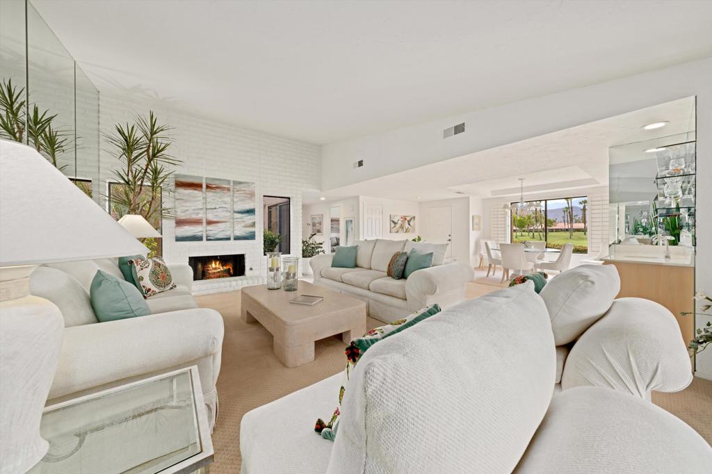 63 Camino Arroyo Place