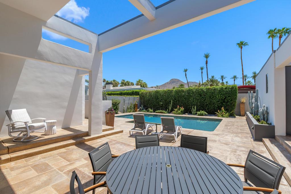 75301 Montecito Drive